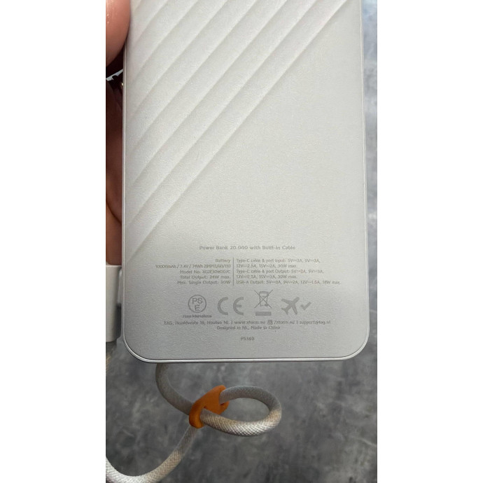 Xtorm Go2 Series Powerbank | 20.000 mAh | 30W / 2x USB-C / 1x USB-A / integriertes Ladekabel | ice (weiß) | XG2E30W2087201951034797C