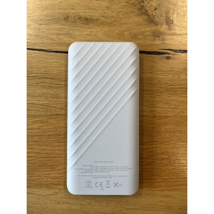 Xtorm Go2 Series Powerbank | 10.000 mAh | 20W / 1x USB-C / 1x USB-A | ice (weiß) | XG2E107