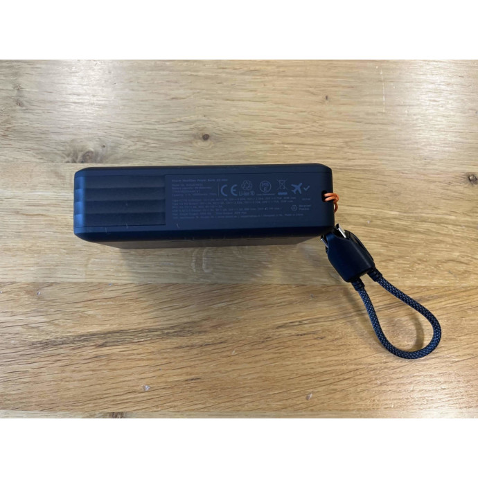 Xtorm NextGen6 PowerBank | 20.000 mAh | 35W / PD / 2x USB-C / 1x USB-A / integriertes Ladekabel | schwarz | XNG201W35